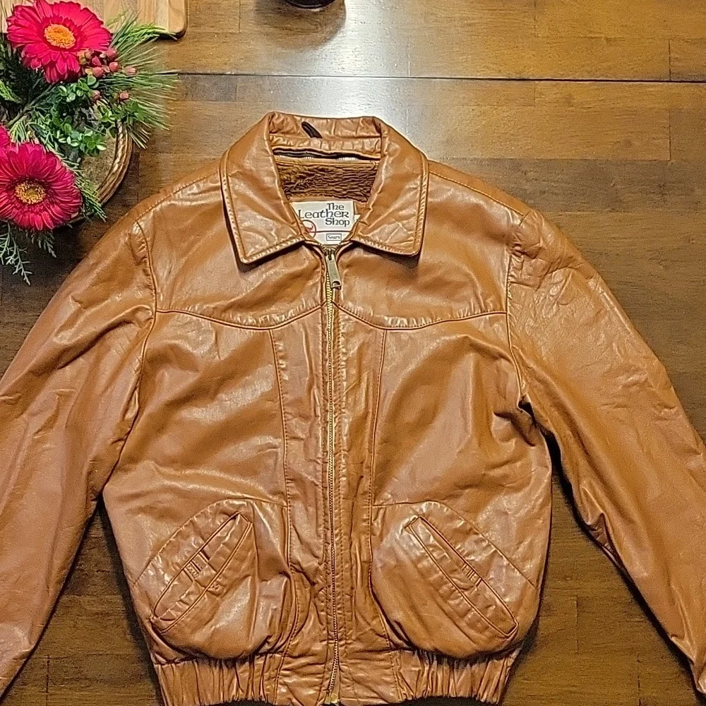 *VINTAGE* 1970s Genuine Leather Bomber Jacket •The Leather Shop by Sears - Picture 7 of 11